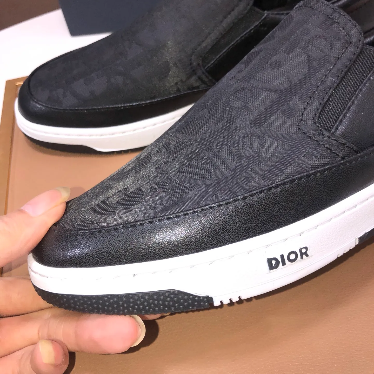 Men's shoes💰420💰【Dior】Official website global debut 🔝The latest masterpiece of high-end men's shoes brand: original special cloth fabric imported from Italy + imported sheepskin lining🔥Original toe-cap rubber outsole Soft and comfortable, making walking more convenient and comfortable! Size: 38-44 (45 can be customized)